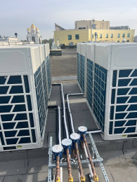 Монтаж чиллеров и VRF-систем MDV на крыше ТРЦ Европа в Калининграде